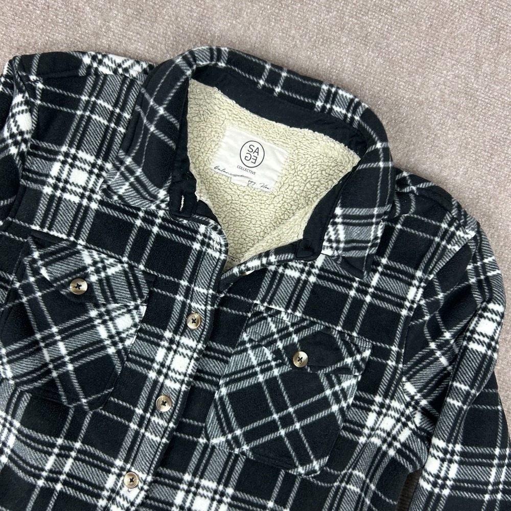 Sage Collective Flannel Shacket Women L Black White Plaid Sherpa Lined Button Up